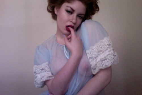 sierramckenzie: some webcam shots I took of me in my gibson girl getup.