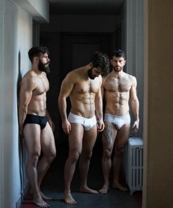 hairymacho:  http://hairymacho.tumblr.comhttp://hairymacho.tumblr.com/archive