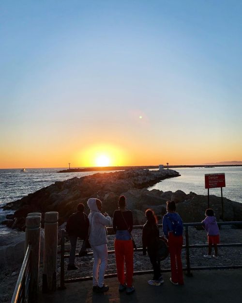 Sunset 🌅 children. I love this picture. #moemeatproductions  (at Redondo Beach, California) https://www.instagram.com/p/CNEteEjr3TA/?igshid=bzofn4tnkgxh