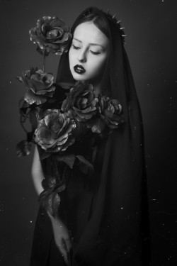 black-white-madness:  Madness:  Photographer: Nati Keren Makeup/Model: Kristina Gaysherik 