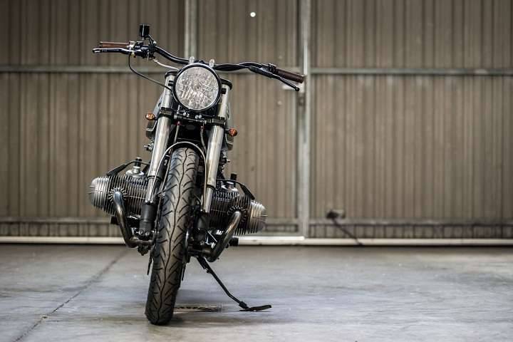 caferacerpasion:  Descubre esta #bratstyle realizada por Cafe Racer Dreams. Una #bmw con