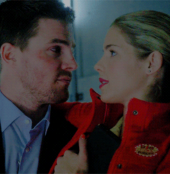 felicitys-archived:olicity appreciation week:day 1: the moment you started shipping olicity.