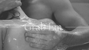 badwickedsoul: thesnakestillmoan:  grab em  SWEEEET 