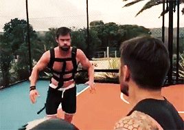 chrishemsworthgifs:chris hemsworth’s work out via instagram.  
