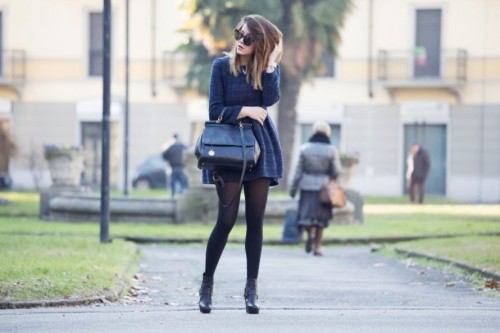 (via OUTFIT ABITO ELEGANTE E STIVALETTI ROCK - fashion blogger)