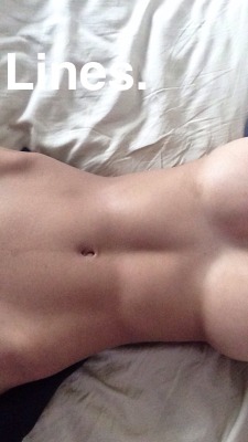 funkbrotherj:  thegirlwithcaramelskin:  My body lines.  Well now  Lindas líneas!