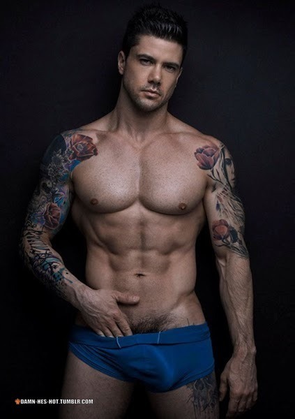 damn-hes-hot:  DAMN HE’S HOT! Follow for daily pics of hot men - https://damn-hes-hot.tumblr.com/
