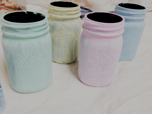 DIY Painted &amp; Distressed Mason JarsStep 1) Make sure your mason jars are clean before you start 