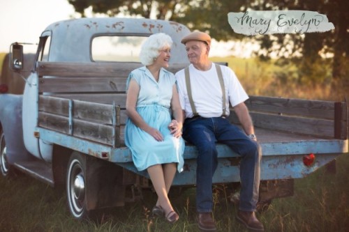 THIS COUPLE THAT’S BEEN MARRIED FOR 57 YEARS DID A PHOTOSHOOT INSPIRED BY THE NOTEBOOK AND I’M SO OV