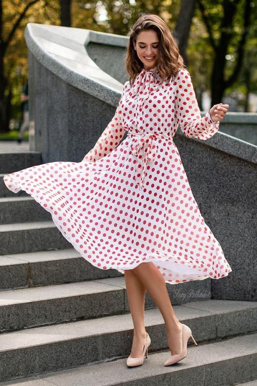 jessicacarr:Polka dot dresses are just the best things EVER