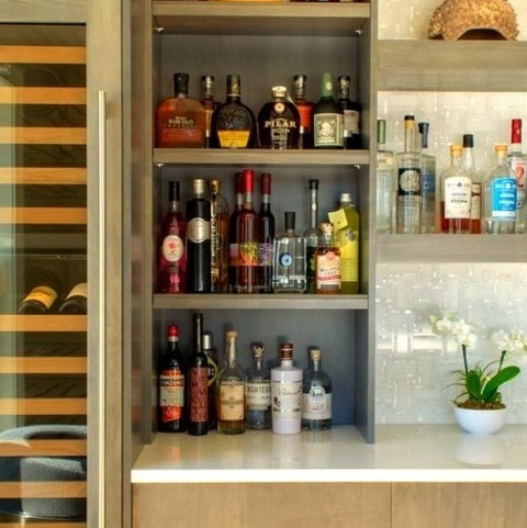 Contemporary Home Bar - Single Wall