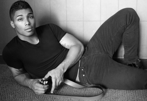 lamarworld:  *requested* actor Rome Flynn body & bulge 