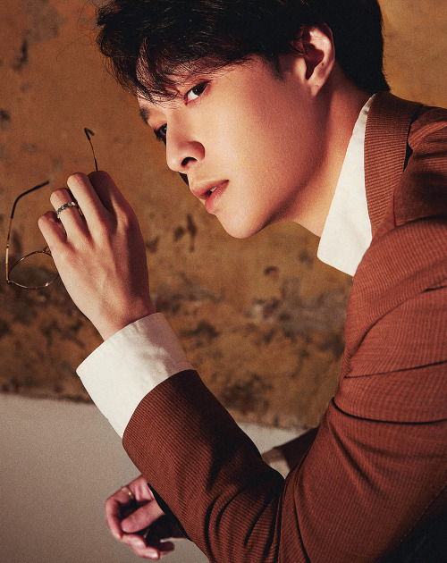 LAY ZHANG YIXING celebrates a decade of excellence | April 2022