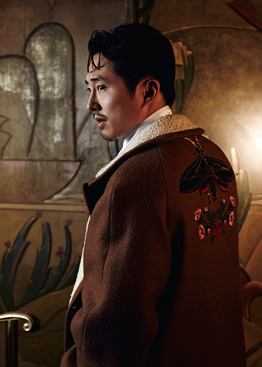 waititi:Steven Yeun  ©Ssam Kim // Glass Men