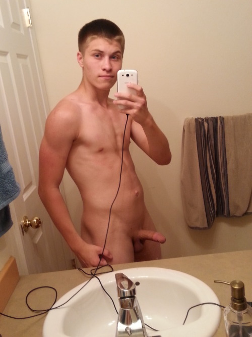 hotskypeboys:  Follow my blog - http://hotskypeboys.tumblr.com/ for more original boys. Or add my Skype - tom.maz7 if you want to swap stuff or submit a boy’s Skype name for me to video for you;) 