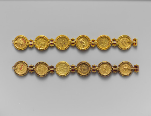 met-greekroman-art:Gold aurei of the Twelve Caesars, Greek and Roman ArtMedium: Gold, amethystGift o