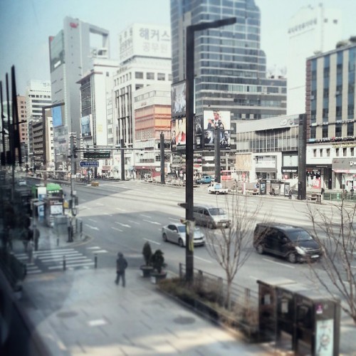 It&rsquo;s starting to feel a little more like spring on Lunar New Years Day in Gangnam. It was so e