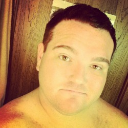 musicboxbear:  nichbchsr:  chubbyscott:  I gotta hair cut and shaved. I kinda miss the beard. What do you guys think?  :-)  Beard back