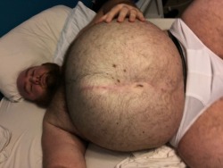 swellnup:  gainerbull:  Selfie stick  Fat fuckin’ greedy pig ready to burst