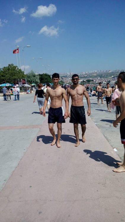 btr81:  #kurdish gay #big dick #kurdish nude boy