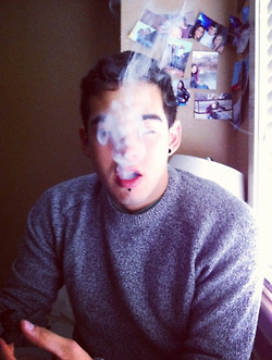 oregonleatherboy:     I dont support smoking, but visually I think it is really aesthetically