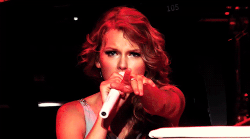 goldenloves:Taylor Swift in the Speak Now tour movie