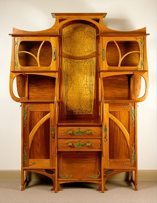 objectcuriosity:Cabinet-vitrine, Gustave Serrurier-Bovy, 1899, Belgium, red narra wood, ash, copper,