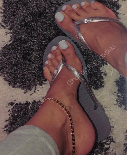 candycoatedtoes:   adult photos