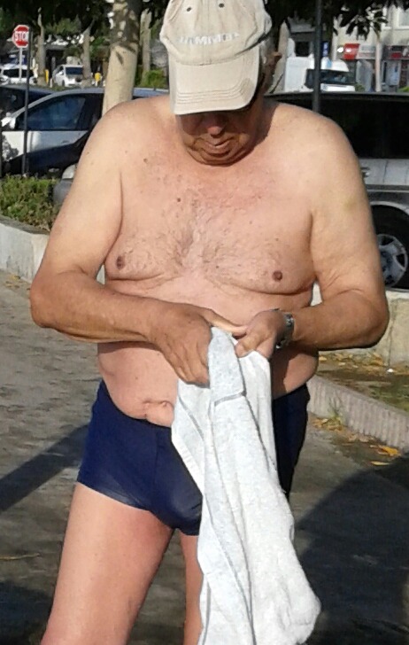 The smooth Grandad with the healthiest bulge on the beach this morning. It’s a great temptatio