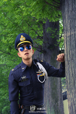 Unfriendly Policeman! haha…