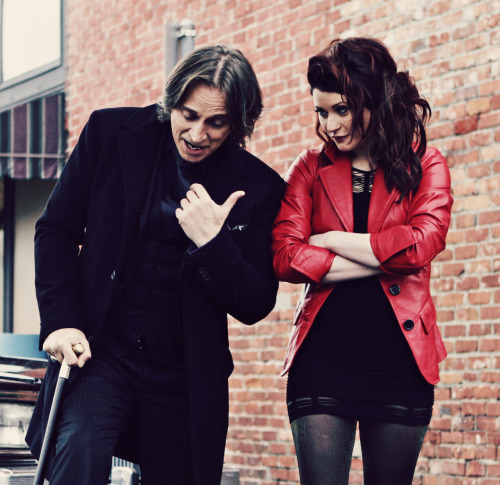 winterelf86: cherylestherlynn: winterelf86: evilqueensandswanfires: Partners in crime ((my favorite 