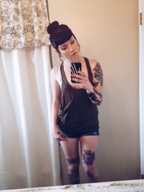 drythroats:  Selfie with clothes on. 