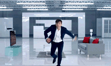 tatennant-ismybrotp:  It’s TENNANT TUESDAY so I made some new reaction gifs from this post.   Yes. Really. 