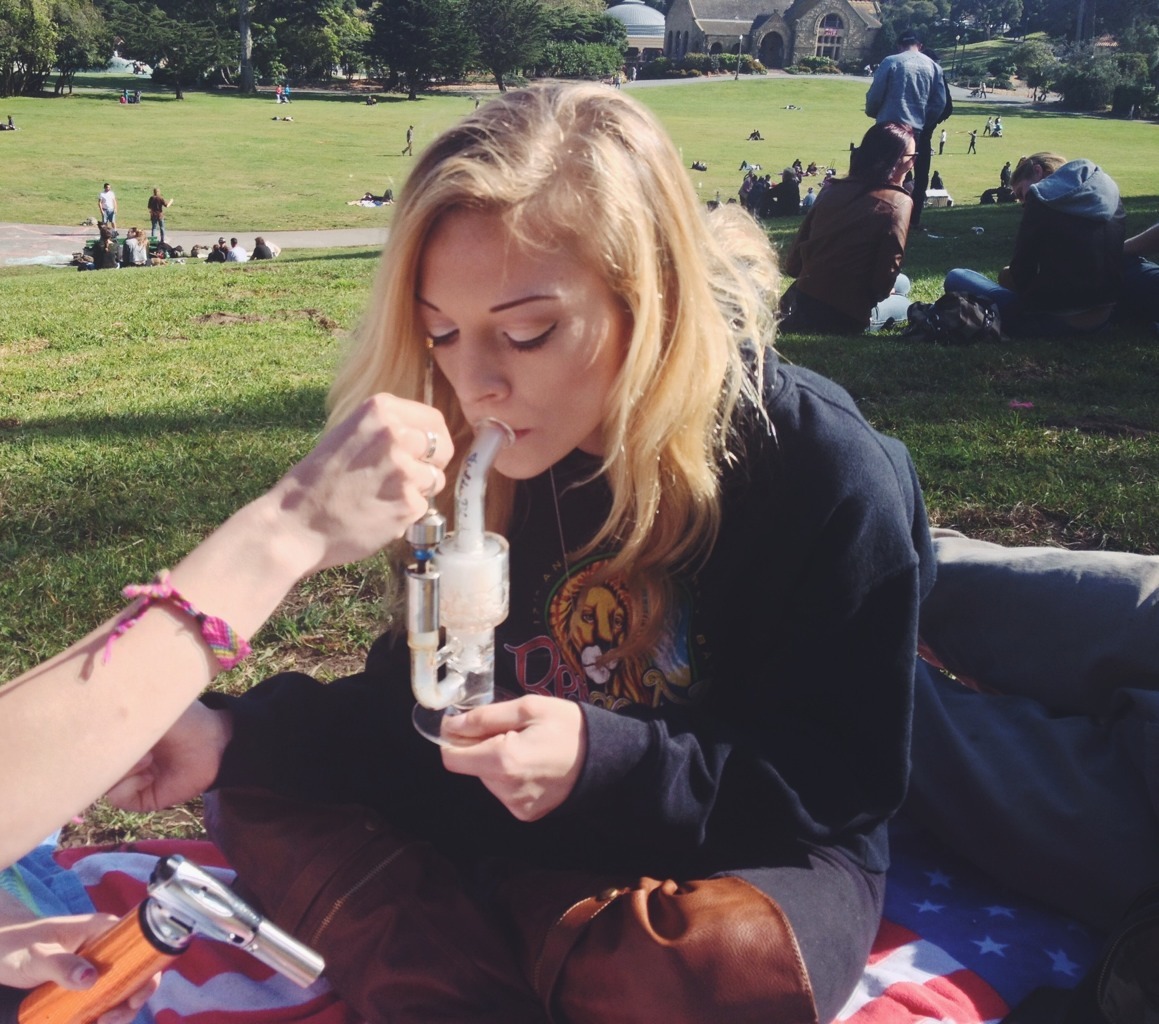 bogusy:  Tori taking a dab at coralreefer420’s meetup today 