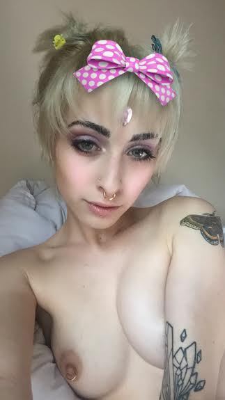 s0ftp1nkmatter:  make me a really happy baby and help me reach payout on MANYVIDS