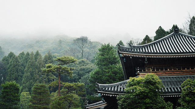 dreams-of-japan:  京都 知恩院 by 來顆35mm F1.4 AIS on Flickr.