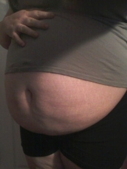 ambersbelly:  My belly is now bulging out