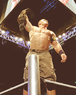 I wish I was under him here, against the corner turnbuckle!