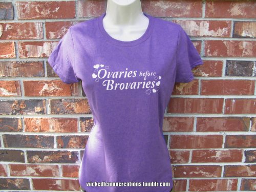 T-Shirt - Parks and Recreation OVaries Before Brovaries Treat yo'self with this Leslie Knope inspire