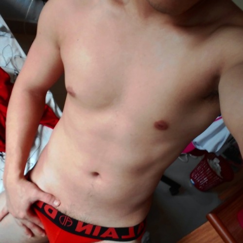 wolfjunk88:Ayy lovely followers, u requested, so here’s me - now reblog the f**k out of this!