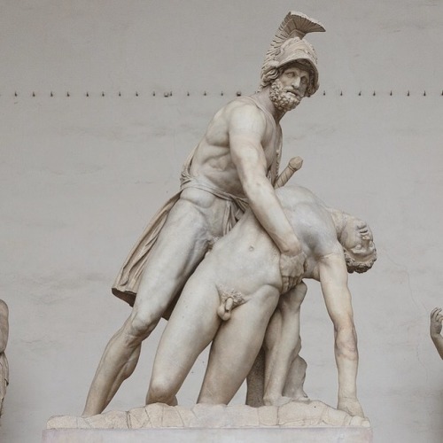 toopure: Menelaus supporting the body of Patroclus, in the Loggia dei Lanzi, Florence, Italy