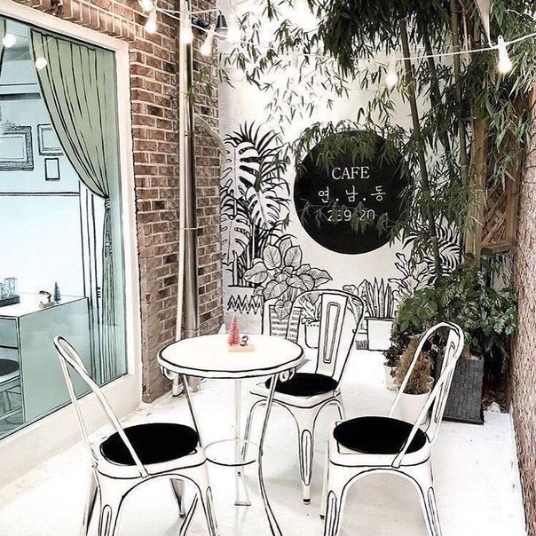 art-woonz:  South Korea-Seoul Cafe Yeonnam-dong 239-2 Instagram: @artwoonz  Duuuuude