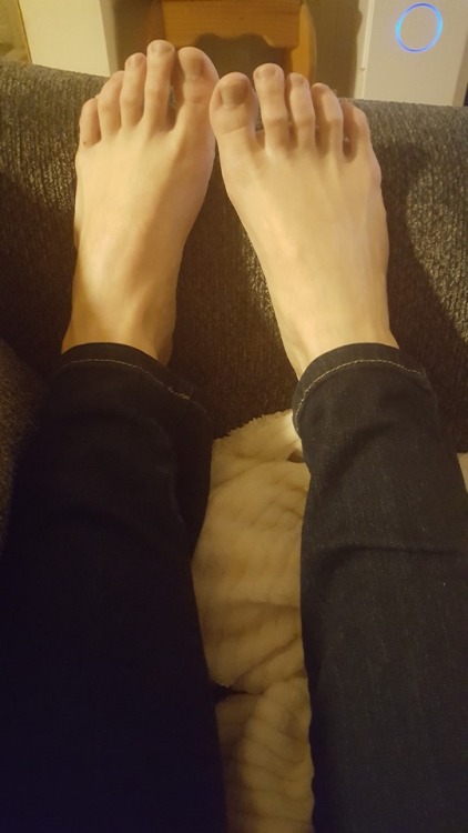 jorgepies:all natural as requested  My pretty wife&rsquo;s natural toes