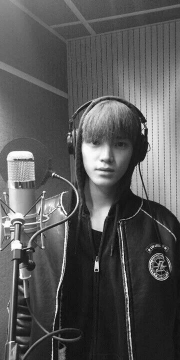 taenebre:   Throwback to pre-debut Lee Taeyong and his darker hair~  