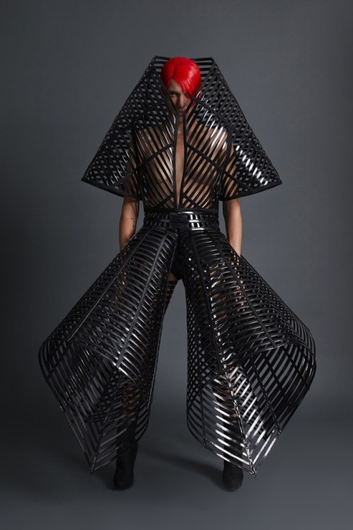 therudecouture:Gareth Pugh ss18 collection [my favorite collection]