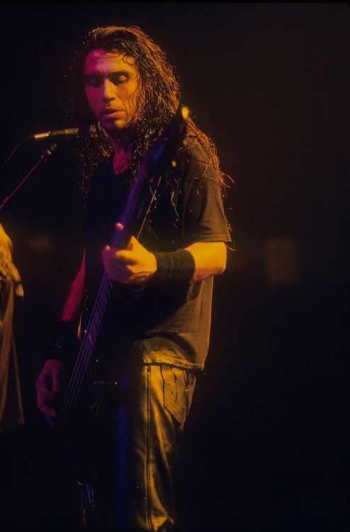 he-as-hollow-as-i-alone:  Tom Araya appreciation post. 