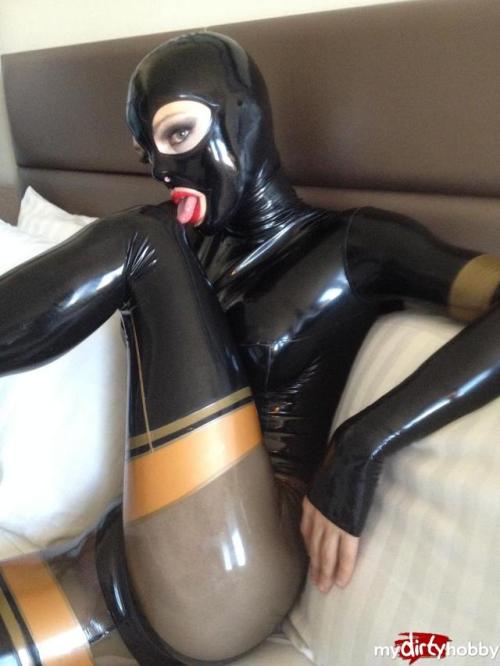 latexcatsuitlove:Miss Kylie Marilyn【Latex Goddess & Miss Rubber World 2012】Kylie’s Tumblr ⇒ @kyl