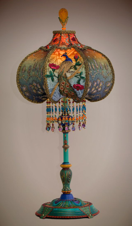vintagemen1800s1900s: Beautiful and unusual 1920s era table lamp with peacock feather motifs has bee