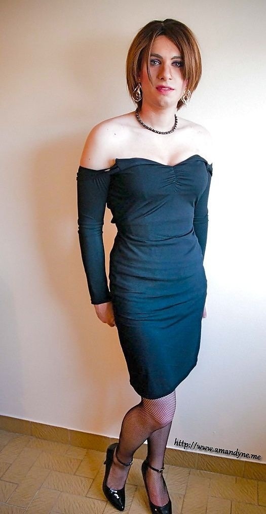 thescentedboy: trishy:  theothrer2: Have a hot pic you want to share? Submit your