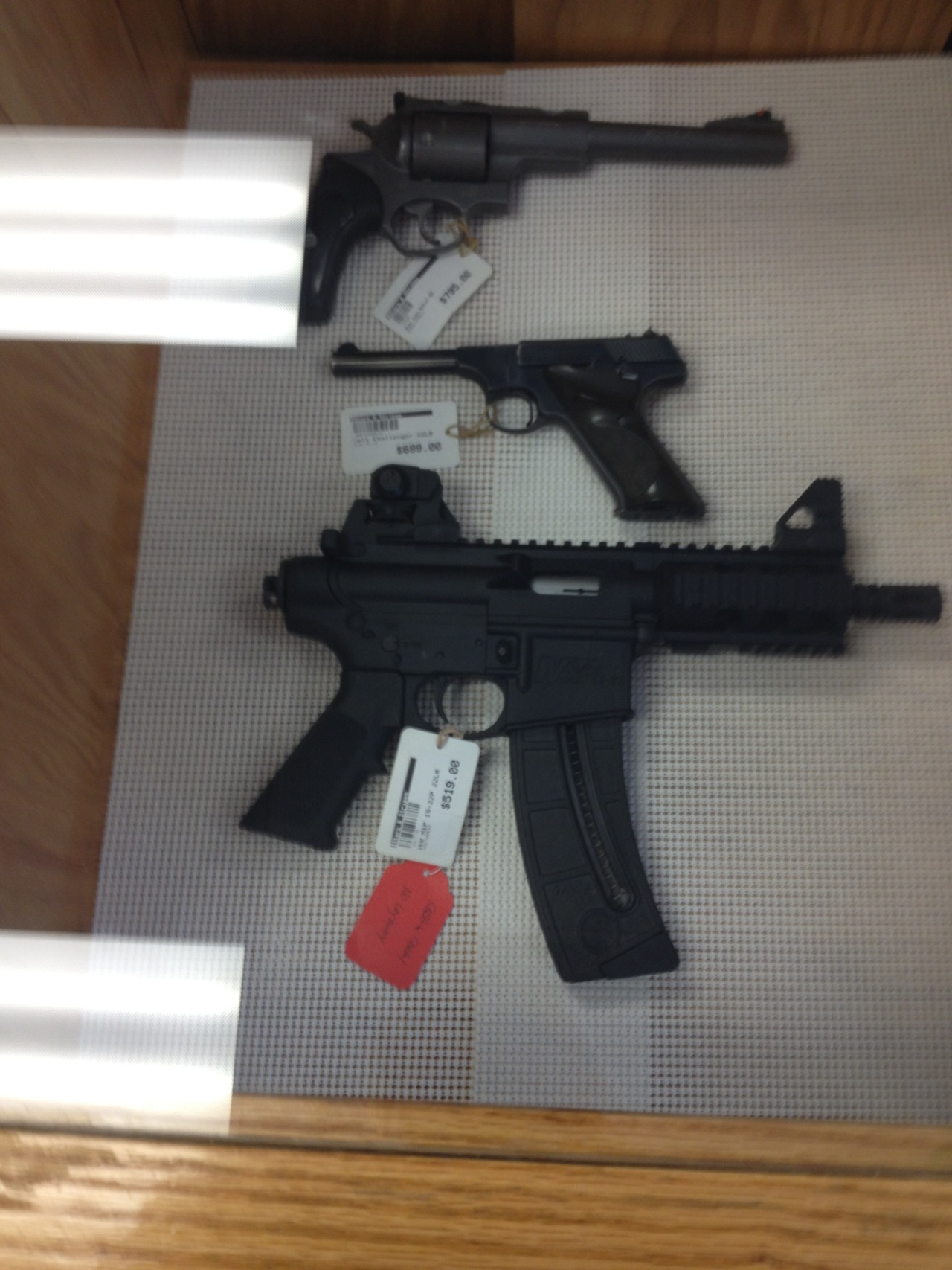 cerebralzero:  caleb-and-his-coat:  so I was in a gun store… and I’m wondering